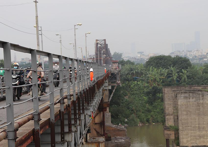 Kinh phí mua trang thiết bị do các thành viên trong Câu lạc bộ bơi Khám Phá đóng góp. Ảnh: Viết Hà