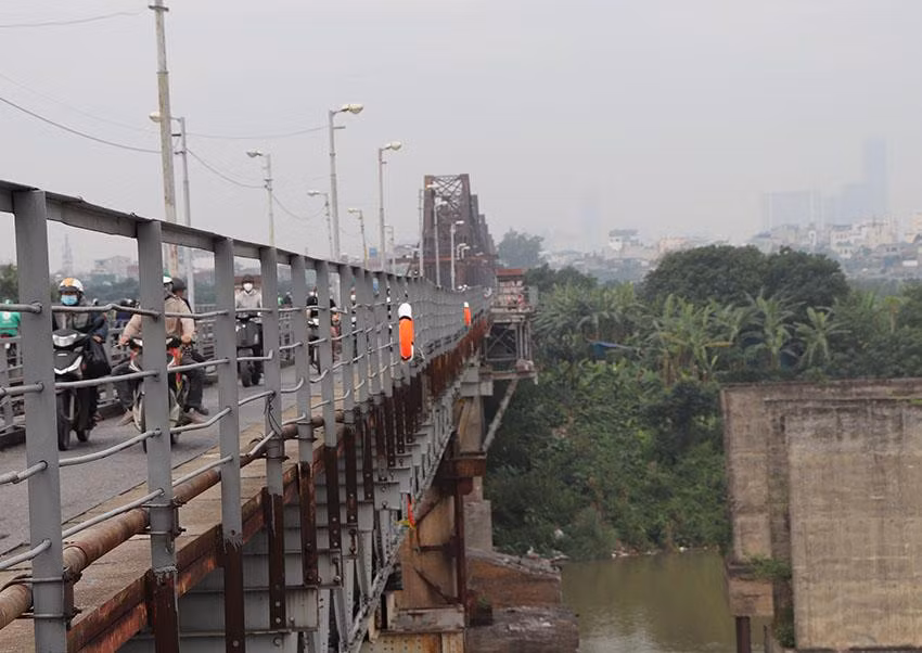 Kinh phí mua trang thiết bị do các thành viên trong Câu lạc bộ bơi Khám Phá đóng góp. Ảnh: Viết Hà