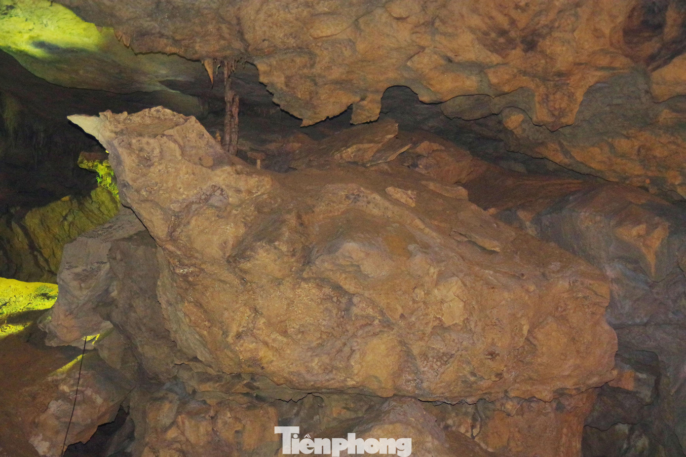 Đến năm 2021, tỉnh Cao Bằng chính thức đưa vào khai thác tuyến thứ 2 với chiều dài còn lại từ cửa Ngườm Lồm đến cửa Bản Thuôn và trở lại ở cửa Ngườm Ngao. Trong ảnh là cấu trúc giống hình chim ấp trứng trong động.