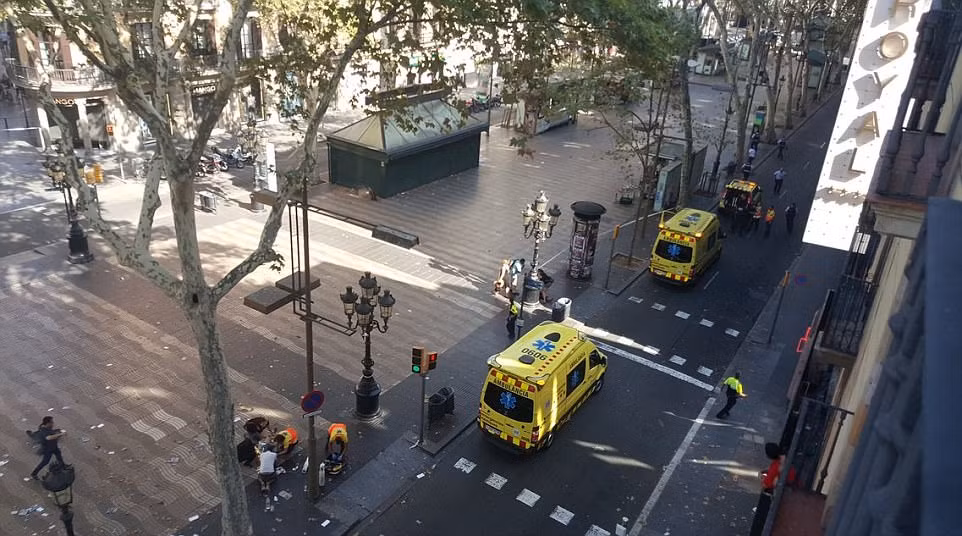 Khủng bố xe tải ở Barcelona, ít nhất 113 người thương vong ảnh 1