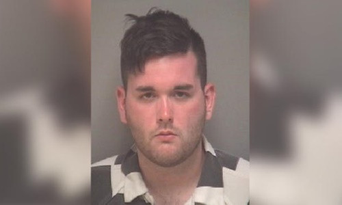 Xe hơi điên cuồng lao vào dòng người tuần hành ảnh 1