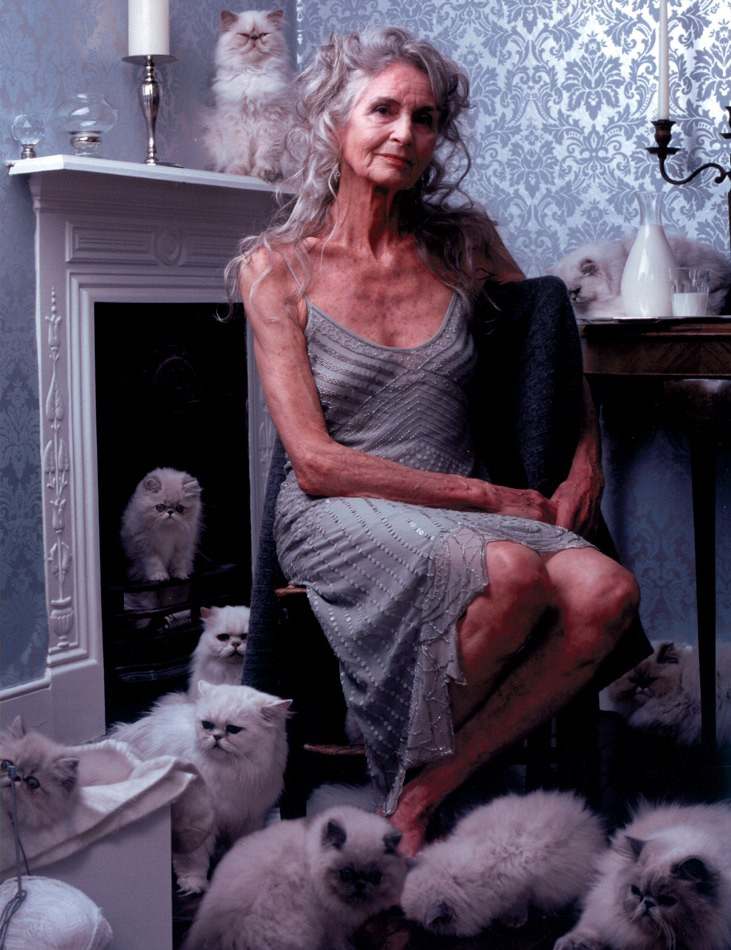 Daphne Selfe ngày ấy và bây giờ Daphne Selfe luôn giữ thái độ vui vẻ và lạc quan trong cuộc sống Một Daphne Selfe tự tin sải bước trên sàn catwalk bất chấp tuổi tác