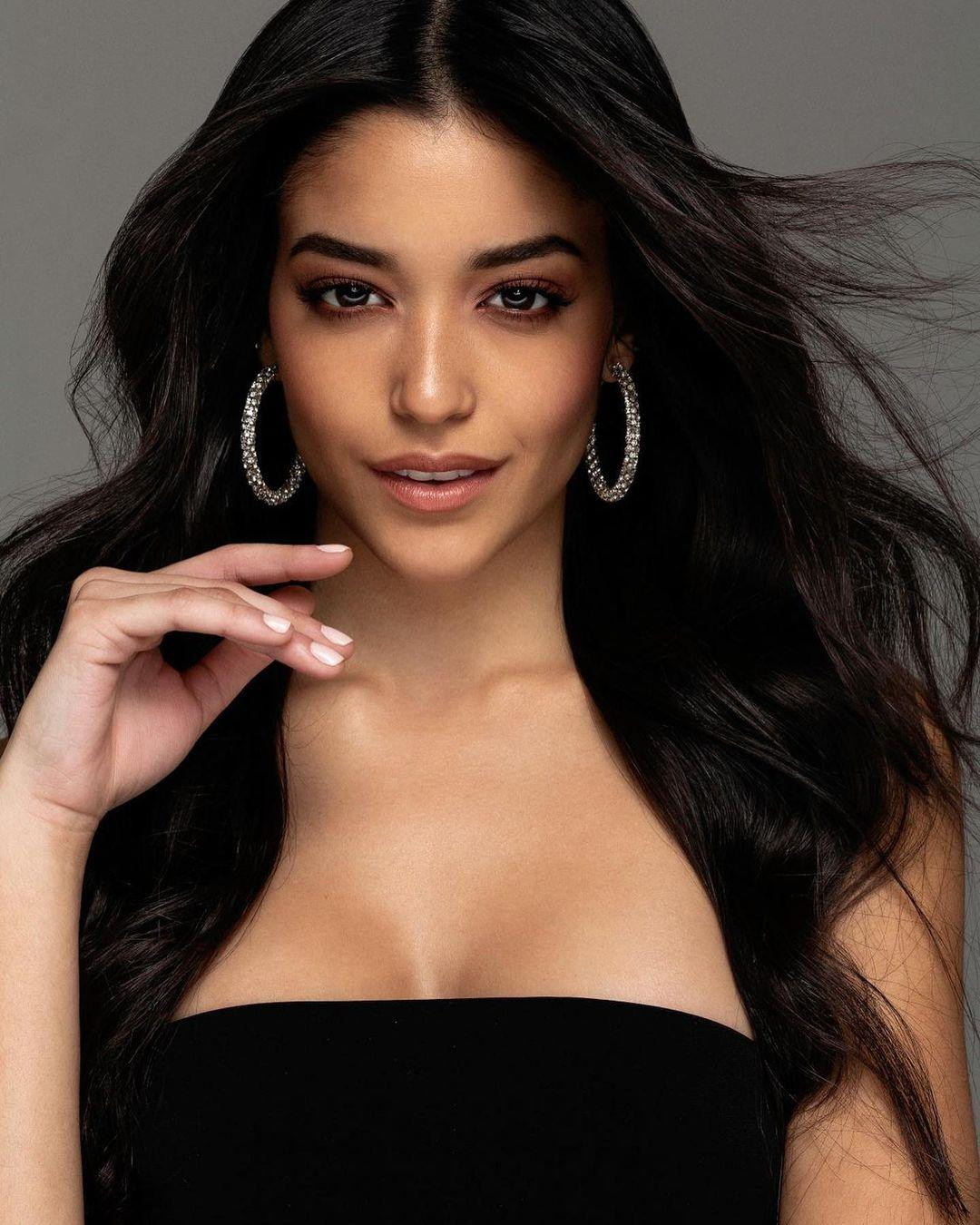 Mới đây người đẹp Vivianie Diaz-Arroyo đã đăng quang ngôi vị Hoa hậu Hòa bình Puerto Rico 2021. Cô đã vượt qua 2 đối thủ khác để giành chiếc vương miện cao quý. Mới đây người đẹp Vivianie Diaz-Arroyo đã đăng quang ngôi vị Hoa hậu Hòa bình Puerto Rico 2021. Cô đã vượt qua 2 đối thủ khác để giành chiếc vương miện cao quý.