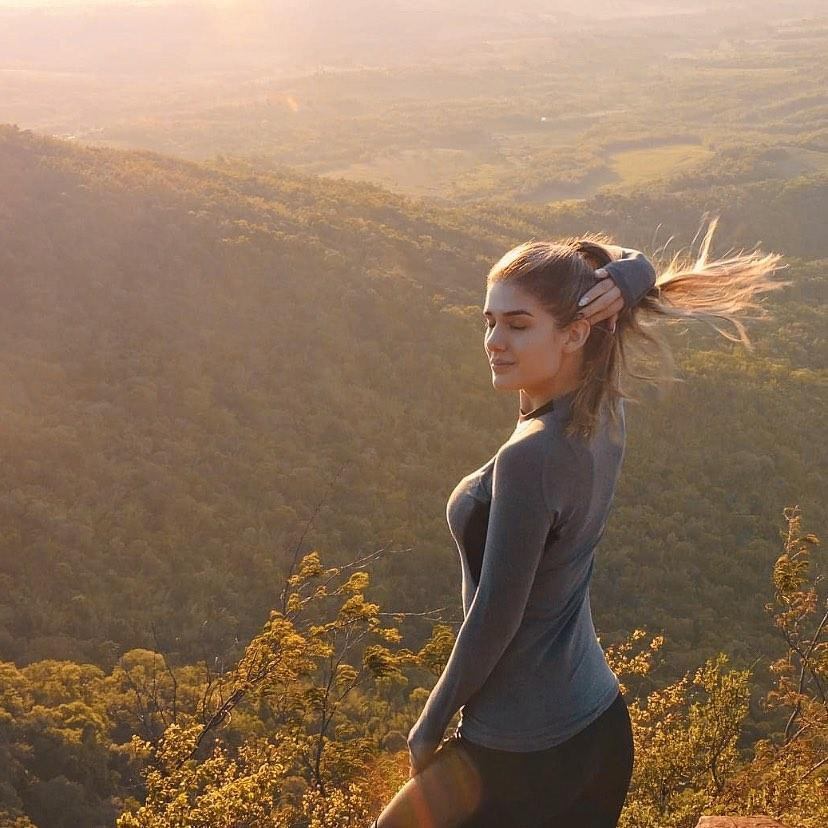 Cô chia sẻ những chuyến du lịch mang lại cho mình nhiều năng lượng trong cuộc sống. Cô chia sẻ những chuyến du lịch mang lại cho mình nhiều năng lượng trong cuộc sống.