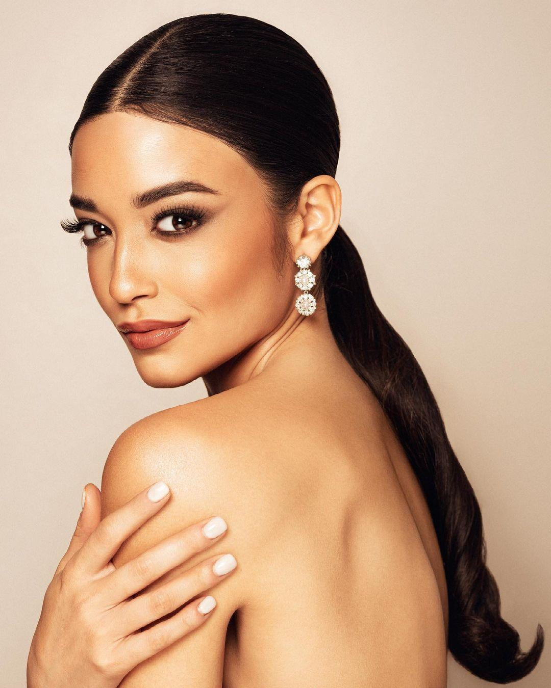 Người đẹp năm nay 22 tuổi và đang là sinh viên tại trường ĐH USC- School of Communications. Người đẹp năm nay 22 tuổi và đang là sinh viên tại trường ĐH USC- School of Communications.