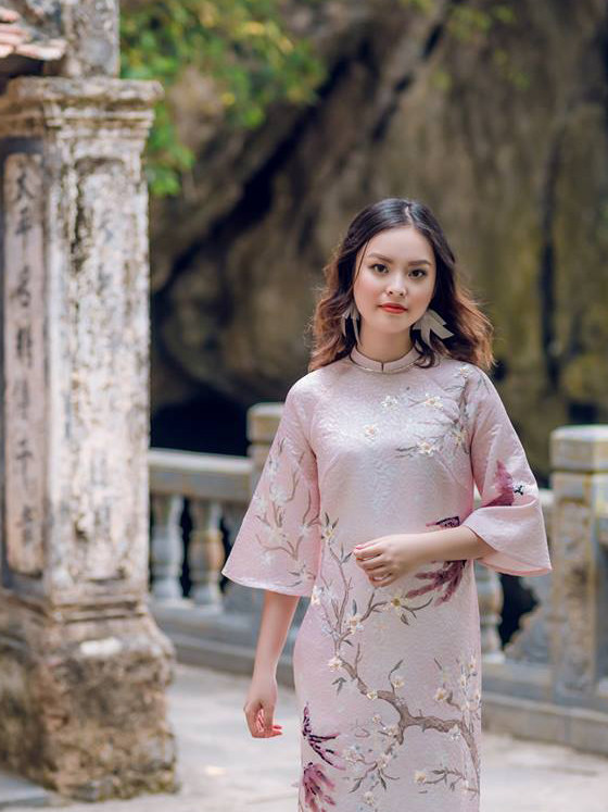 12 nữ sinh đẹp nhất Ngoại giao khoe sắc cố đô Hoa Lư ảnh 10