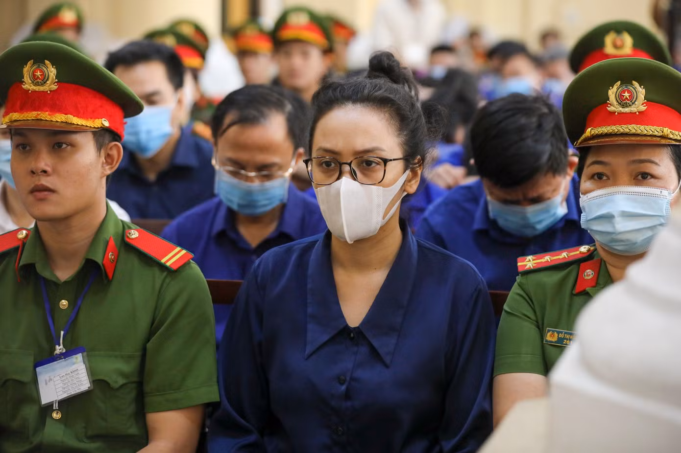 Bị cáo Trương Huệ Vân - cháu gái bà Trương Mỹ Lan. Bị cáo Trương Huệ Vân - cháu gái bà Trương Mỹ Lan.