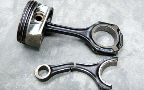 Tay biên bị gãy do hiện tượng thủy kích. Tay biên bị gãy do hiện tượng thủy kích