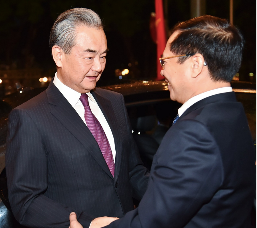 Bộ trưởng Ngoại giao Bùi Thanh Sơn và Bộ trưởng Ngoại giao Trung Quốc trong cuộc gặp tháng 12/2023. (Ảnh: Baoquocte) Bộ trưởng Ngoại giao Bùi Thanh Sơn và Bộ trưởng Ngoại giao Trung Quốc trong cuộc gặp tháng 12/2023. (Ảnh: Baoquocte)