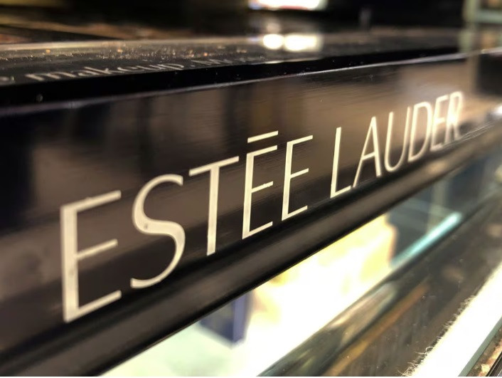 Logo của Estee Lauder. (Ảnh: Reuters)