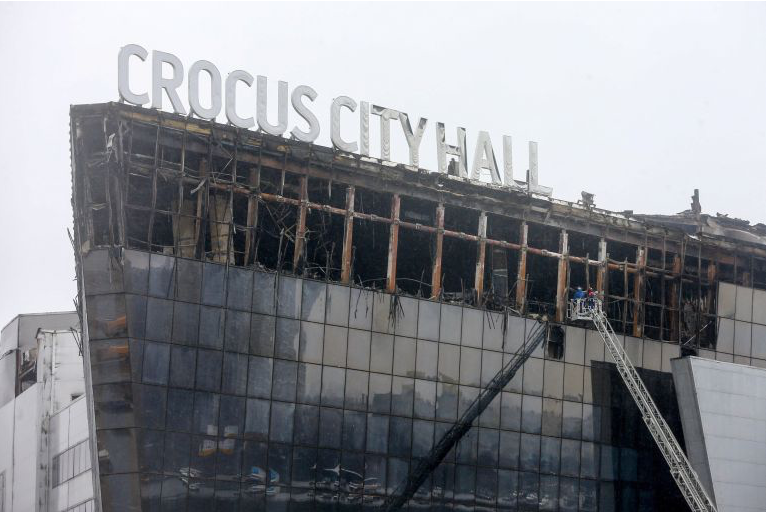 Nhà hát Crocus City Hall tan hoang sau vụ tấn công ngày 22/3. (Ảnh: Reuters)