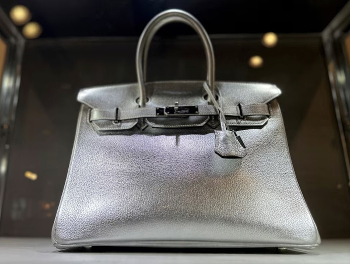 Một chiếc túi Birkin của Hermes. (Ảnh: Reuters)