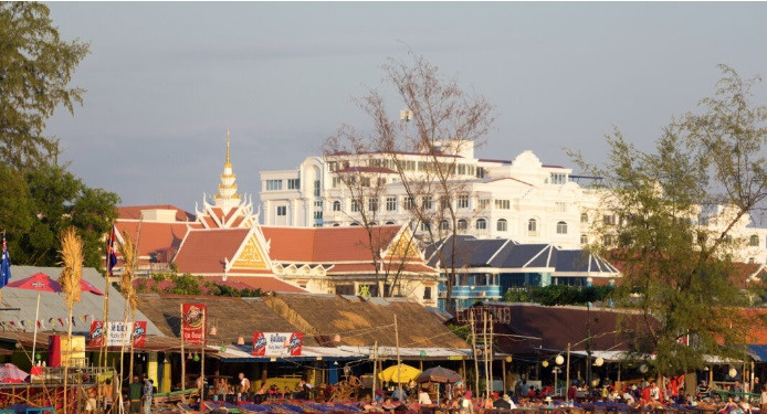 Hàng trăm người Việt vừa bị bắt vì đánh bạc trái phép ở Sihanoukville. (Ảnh: Khmer Times) Hàng trăm người Việt vừa bị bắt vì đánh bạc trái phép ở Sihanoukville. (Ảnh: Khmer Times)