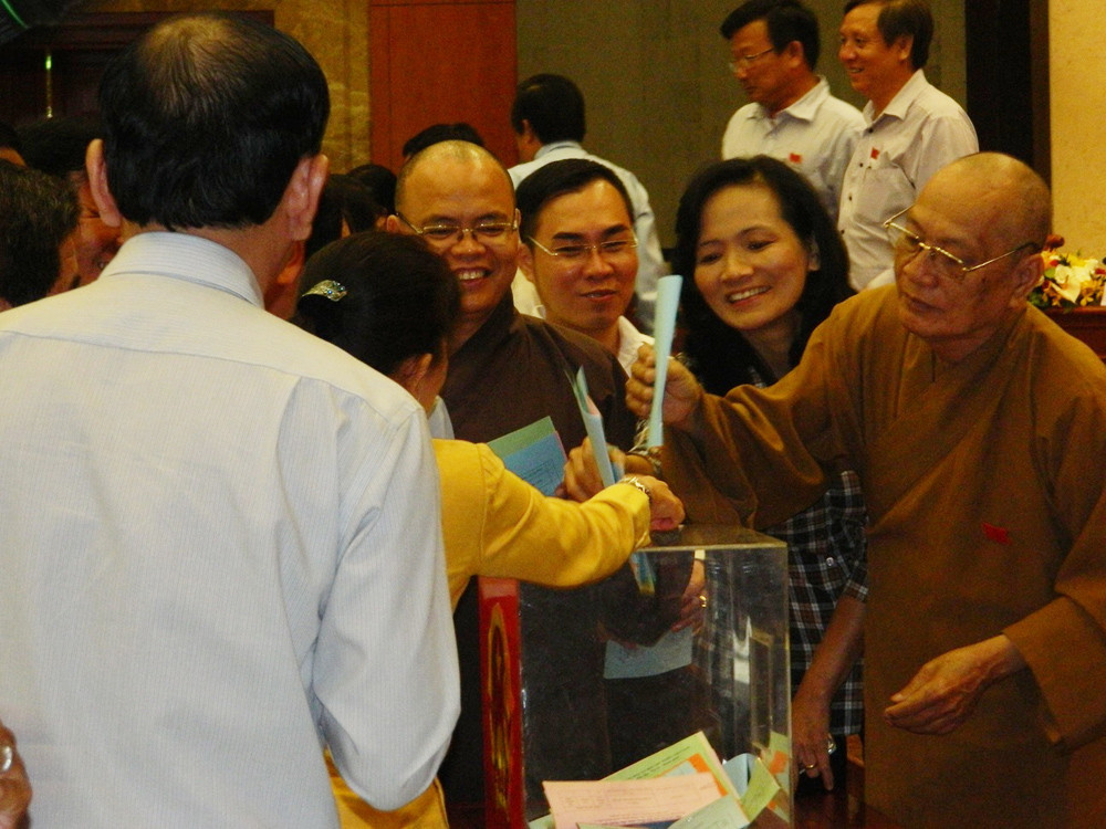 Đại biểu bỏ phiếu