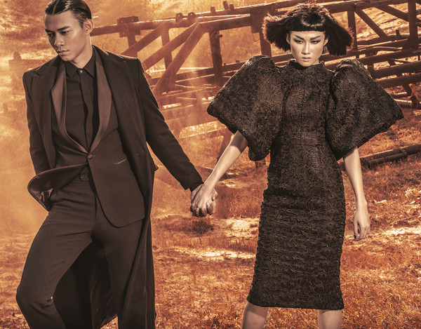 Kha Mỹ Vân phô diễn chân dài nóng bỏng trên sa mạc ảnh 9