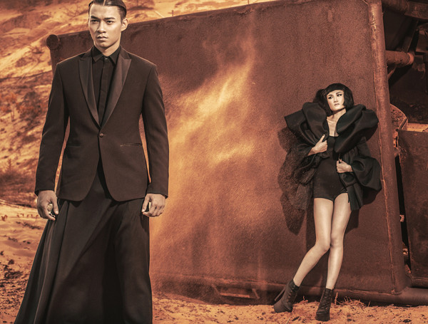 Kha Mỹ Vân phô diễn chân dài nóng bỏng trên sa mạc ảnh 3