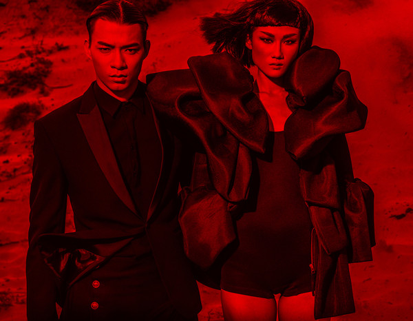 Kha Mỹ Vân phô diễn chân dài nóng bỏng trên sa mạc ảnh 4