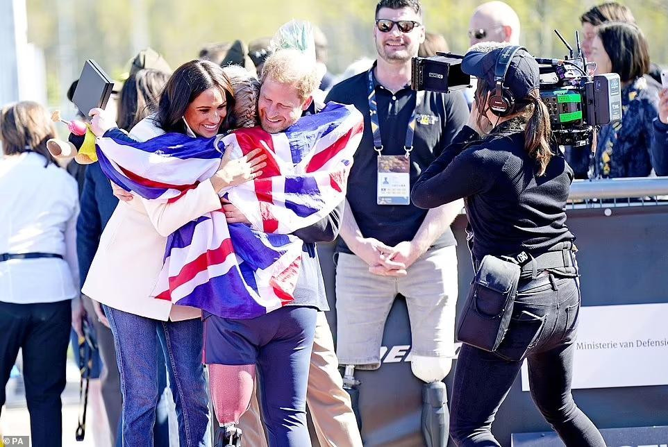 Harry – Meghan muốn chỉnh sửa nội dung phim tài liệu theo hướng giảm nhẹ những lời nói xấu gia đình Hoàng gia Anh. Ảnh: PA. Harry – Meghan muốn chỉnh sửa nội dung phim tài liệu theo hướng giảm nhẹ những lời nói xấu gia đình Hoàng gia Anh. Ảnh: PA.