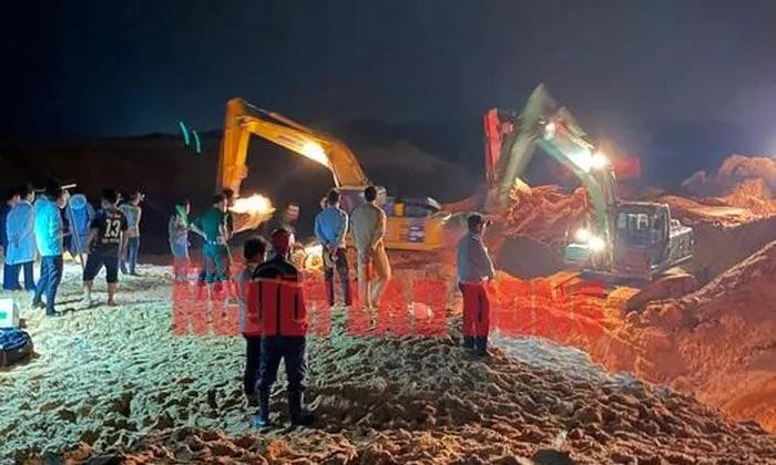 Các phương tiện được huy động tìm kiếm nạn nhân mất tích trong đêm. Ảnh: NLĐ. Các phương tiện được huy động tìm kiếm nạn nhân mất tích trong đêm. Ảnh: NLĐ.