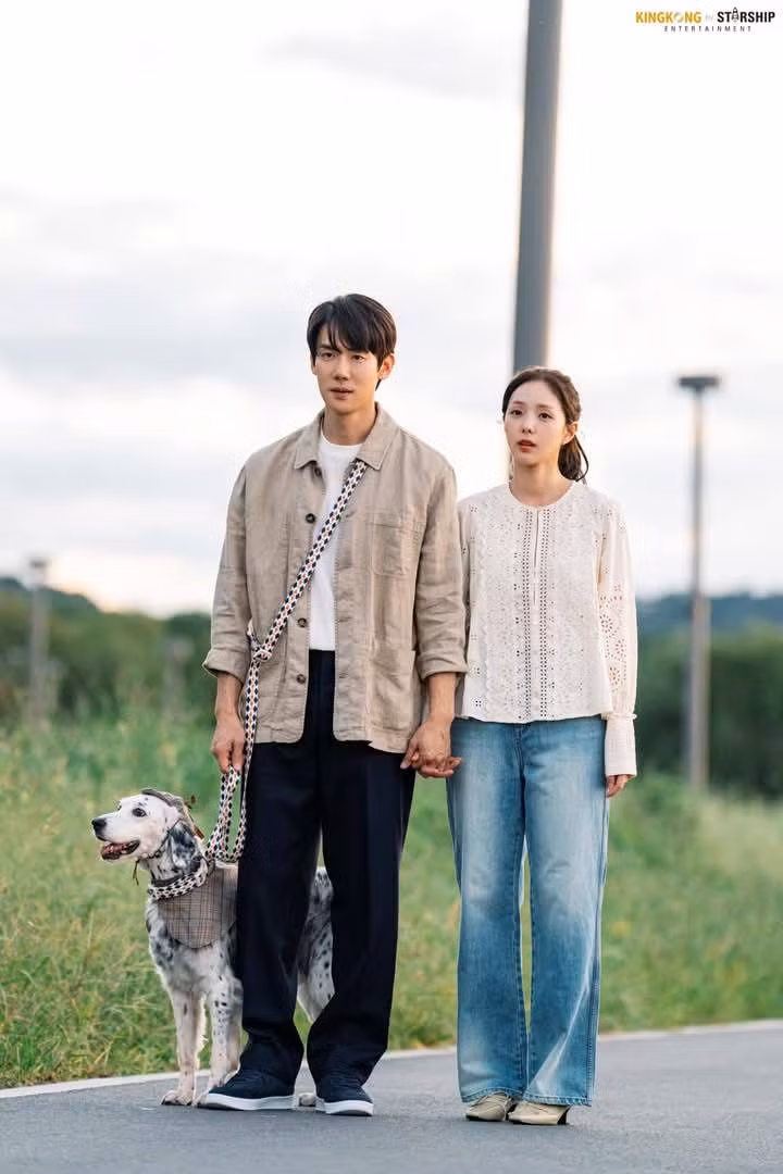 Hậu trường tập 8 của bộ phim tiết lộ phân cảnh này hoàn thành suôn sẻ chỉ trong 1 lần quay nhờ sự hợp tác ăn ý của cả ba nhân vật.