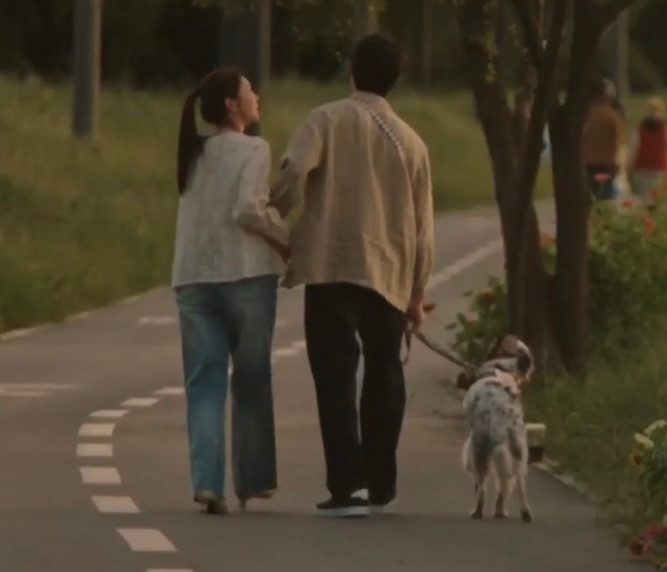 Hậu trường tập 8 của bộ phim tiết lộ phân cảnh này hoàn thành suôn sẻ chỉ trong 1 lần quay nhờ sự hợp tác ăn ý của cả ba nhân vật. Hậu trường tập 8 của bộ phim tiết lộ phân cảnh này hoàn thành suôn sẻ chỉ trong 1 lần quay nhờ sự hợp tác ăn ý của cả ba nhân vật.