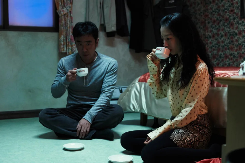 Nam diễn viên 7X đem đến một vai diễn với cách lý giải nhân vật tinh tế, đầy nhân văn. Nam diễn viên 7X đem đến một vai diễn với cách lý giải nhân vật tinh tế, đầy nhân văn.