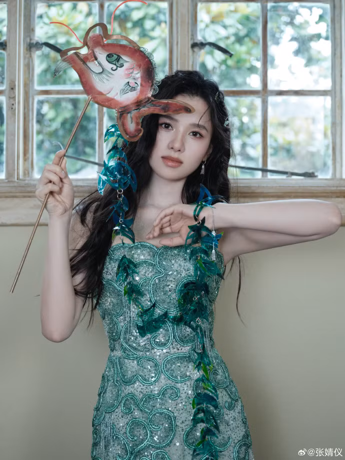 Cận cảnh nhan sắc của "học trò Châu Tấn".