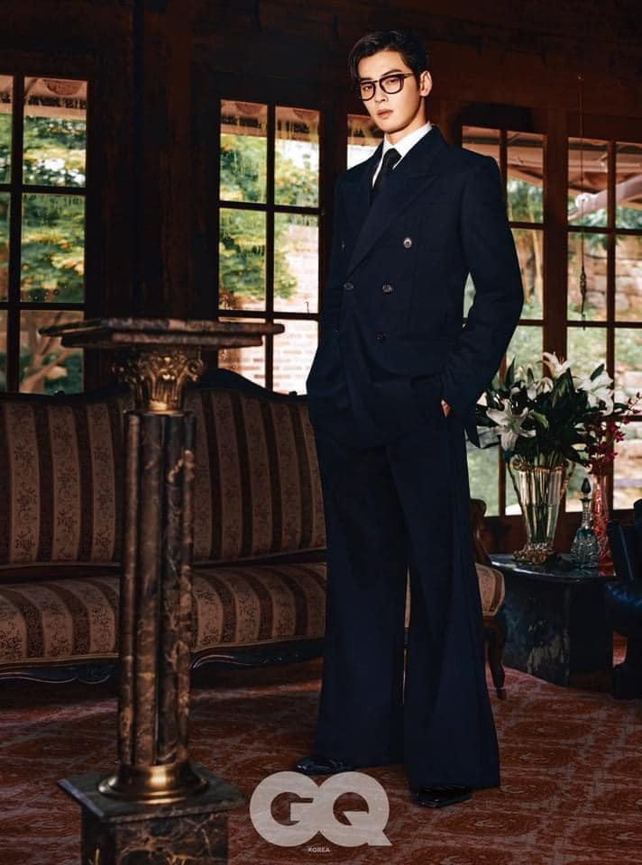 Cha Eun Woo lên bìa tạp chí GQ Hàn Quốc số tháng 8, "nhá hàng" về sự kết hợp với Saint Laurent. Cha Eun Woo lên bìa tạp chí GQ Hàn Quốc số tháng 8, "nhá hàng" về sự kết hợp với Saint Laurent.