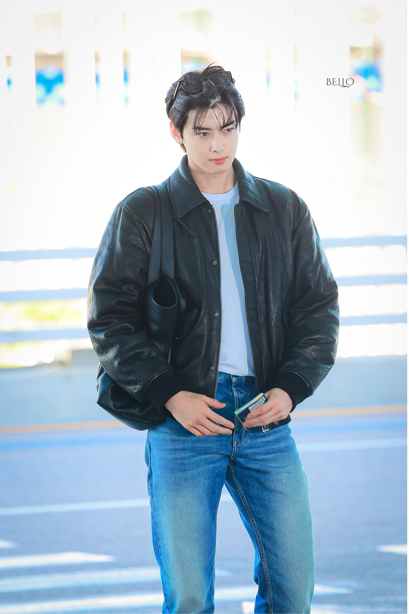 Cha Eun Woo tại sân bay khởi hành sang Pháp. Cha Eun Woo tại sân bay khởi hành sang Pháp.