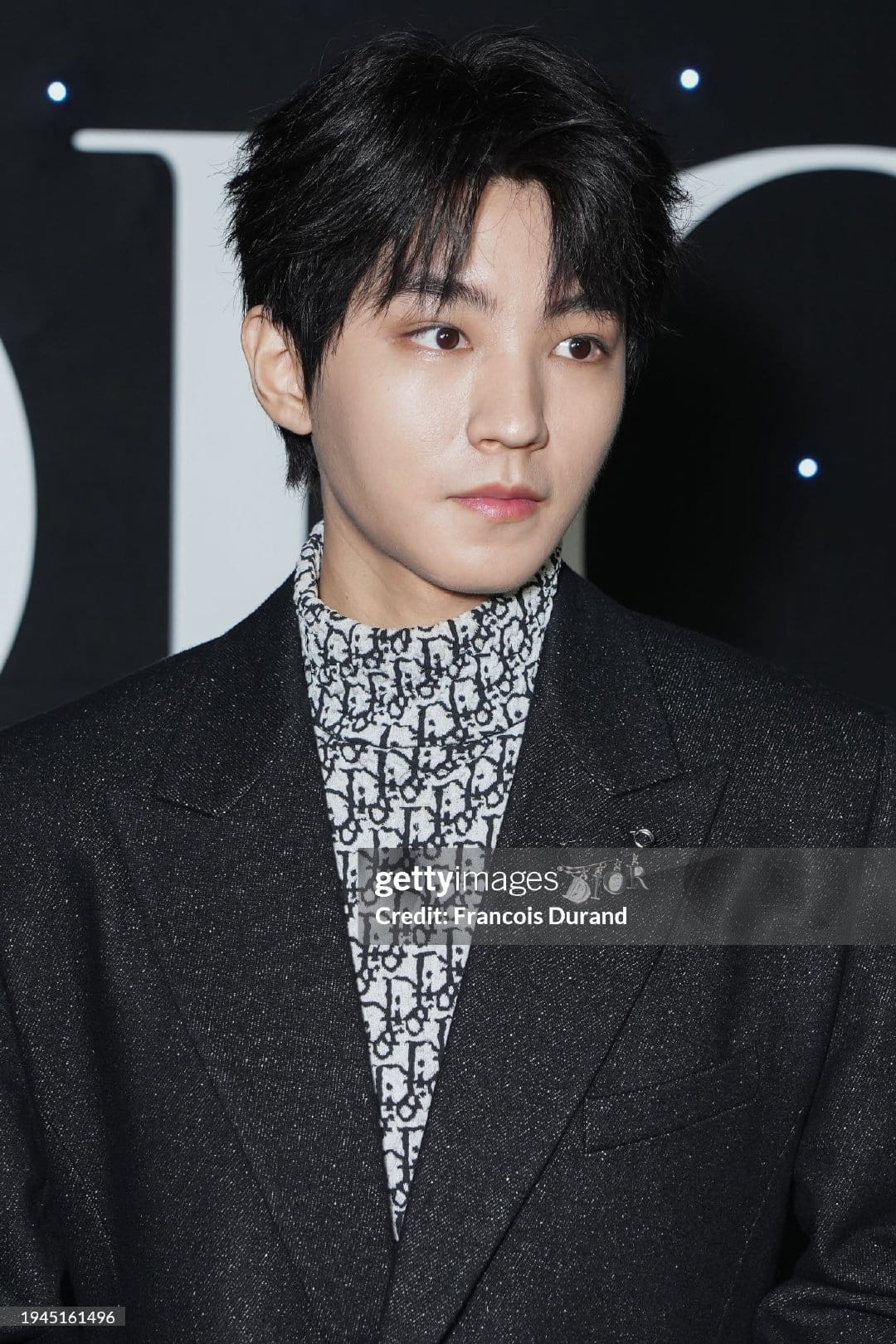 Cận cảnh nhan sắc nam đại sứ sinh năm 1999 dưới ống kính Getty Images.