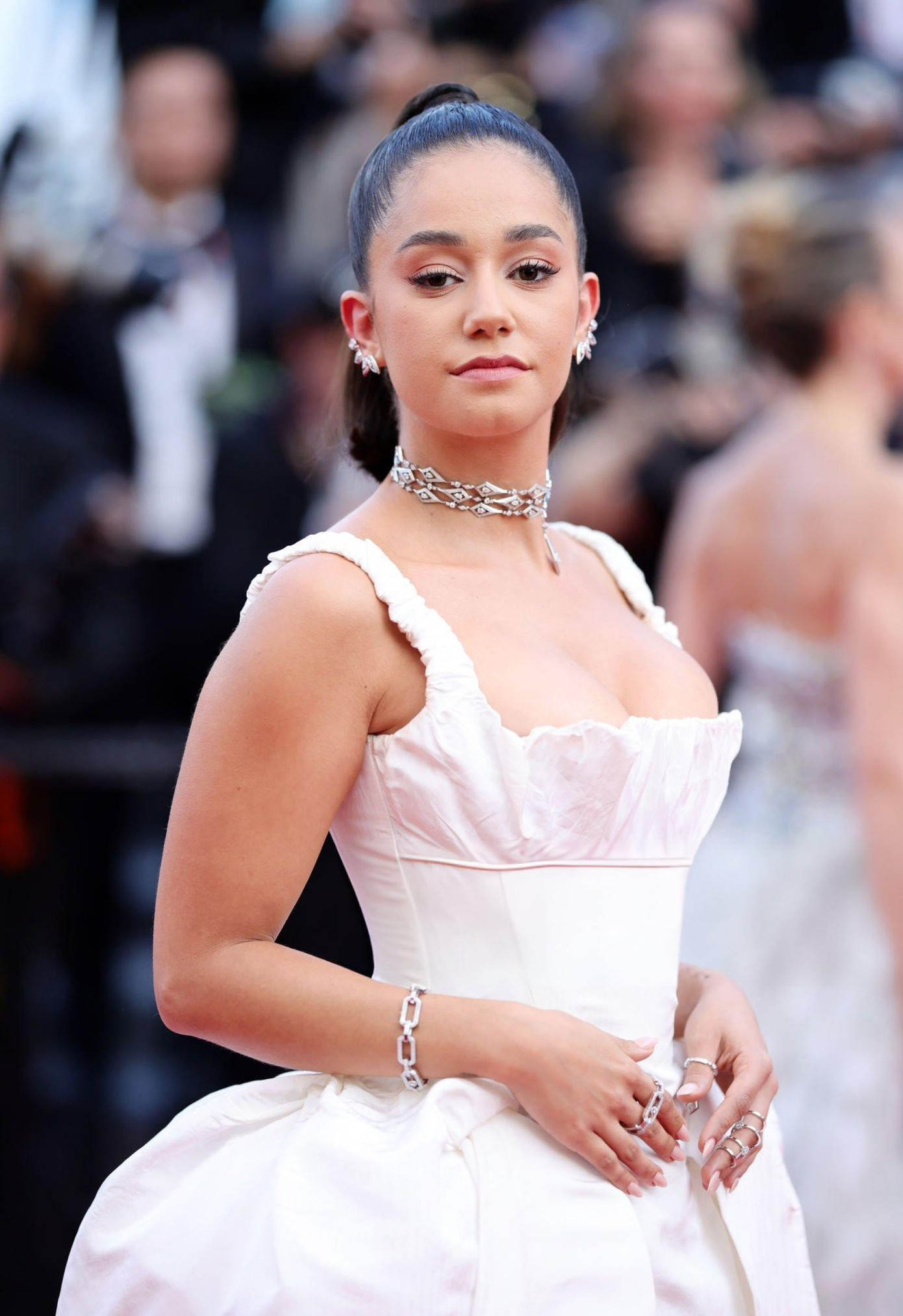 Léna Mahfouf - influencer nổi tiếng nhất nước Pháp diện thiết kế đến từ BST Xuân Hè 2024 của thương hiệu Vivienne Westwood.