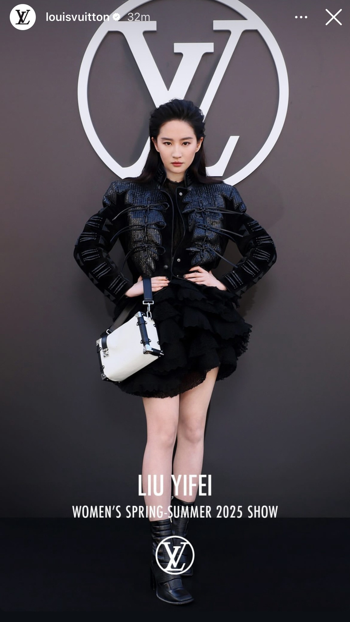 Siêu mẫu Hoyeon &quot;đụng hàng&quot; Lisa BLACPINK, Lưu Diệc Phi.