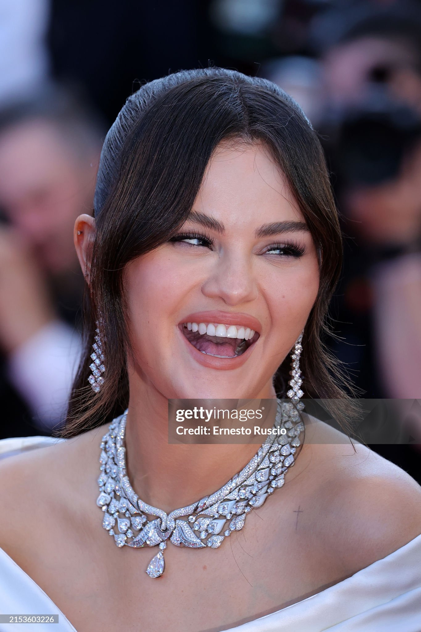 Ngôi sao sở hữu hơn 400 triệu fans rạng rỡ tại buổi ra mắt Emilia Perez - bộ phim cô thủ vai nữ chính. Ngôi sao sở hữu hơn 400 triệu fans rạng rỡ tại buổi ra mắt Emilia Perez - bộ phim cô thủ vai nữ chính.