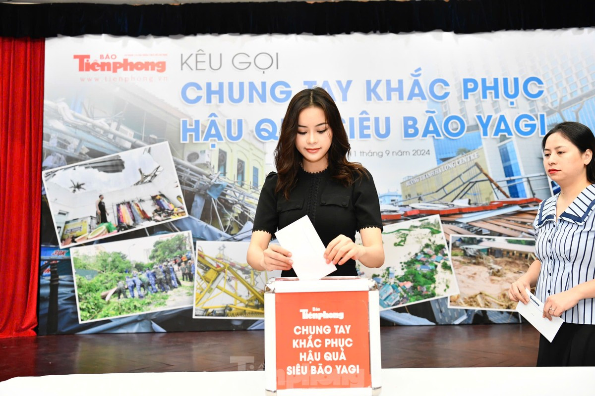 Hoa hậu Đỗ Mỹ Linh, Á hậu Ngô Thanh Thanh Tú, Á hậu Đào Hiền thông qua báo Tiền Phong mong được chia sẻ phần nào khó khăn của bà con vùng bão lũ.