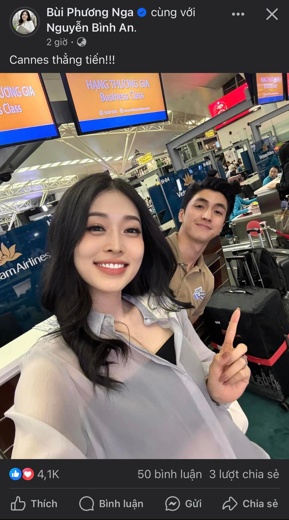 Vợ chồng nàng hậu chia sẻ ảnh tại sân bay, được cho là khởi hành sang Pháp tham dự LHP Cannes. Vợ chồng nàng hậu chia sẻ ảnh tại sân bay, được cho là khởi hành sang Pháp tham dự LHP Cannes.