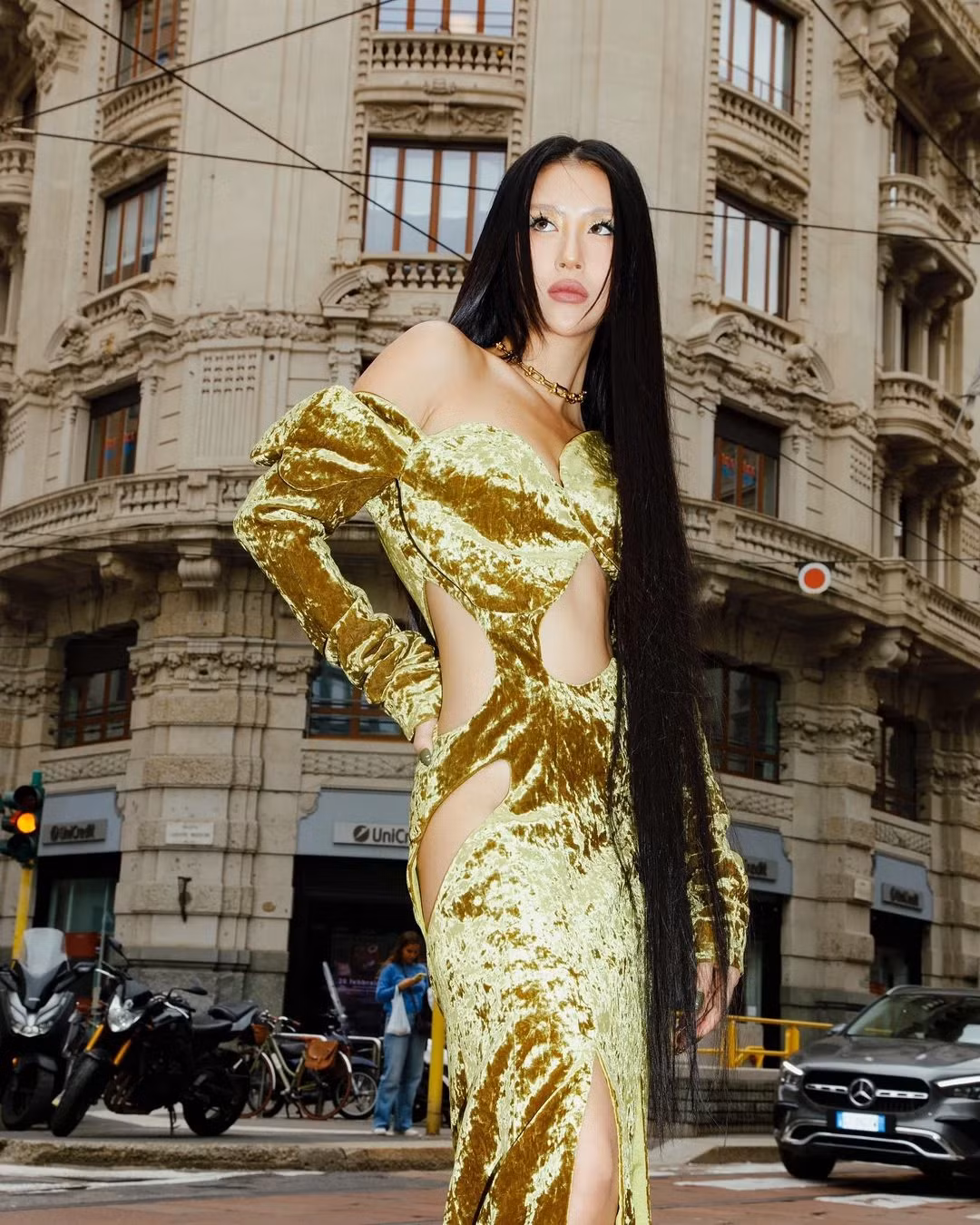 Quỳnh Anh Shyn và Châu Bùi xuất hiện với diện mạo cá tính, "chung vui" cùng người bạn đồng hương.