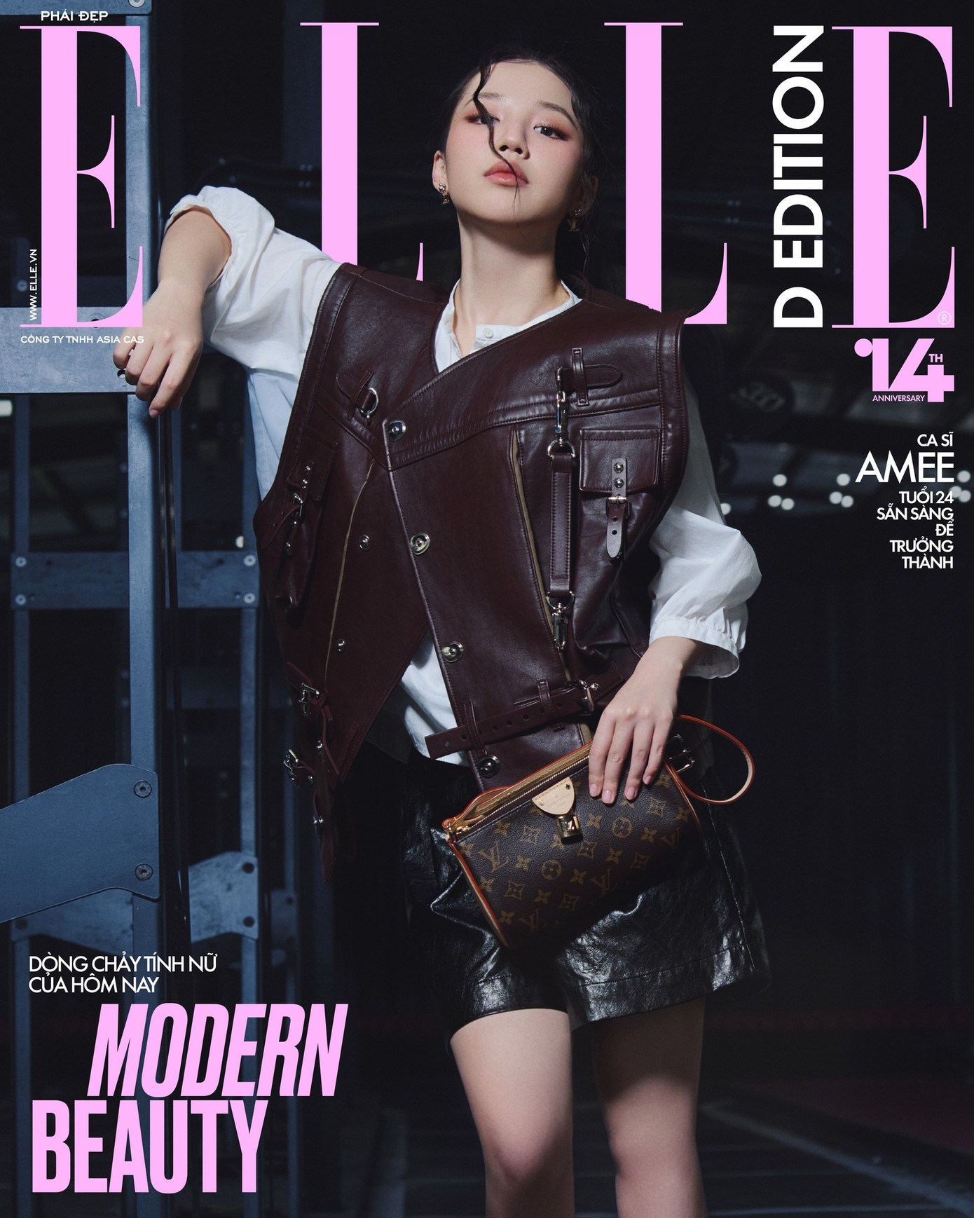 Sắc vóc của AMEE, Tóc Tiên, Thanh Hằng trong trang phục, phụ kiện của thương hiệu Louis Vuitton trên trang bìa kỷ niệm 14 năm của tạp chí ELLE Việt Nam. Sắc vóc của AMEE, Tóc Tiên, Thanh Hằng trong trang phục, phụ kiện của thương hiệu Louis Vuitton trên trang bìa kỷ niệm 14 năm của tạp chí ELLE Việt Nam.