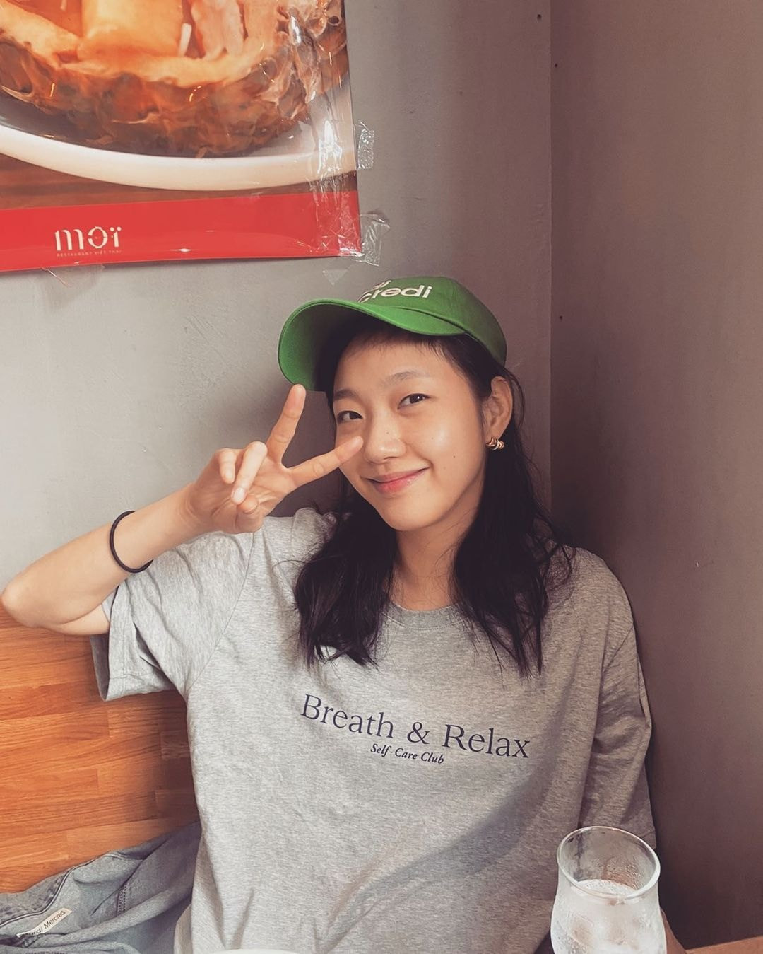 Nữ chính Exhuma khoe mặt mộc trẻ trung, không tì vết trên trang cá nhân 6,5 triệu người theo dõi.