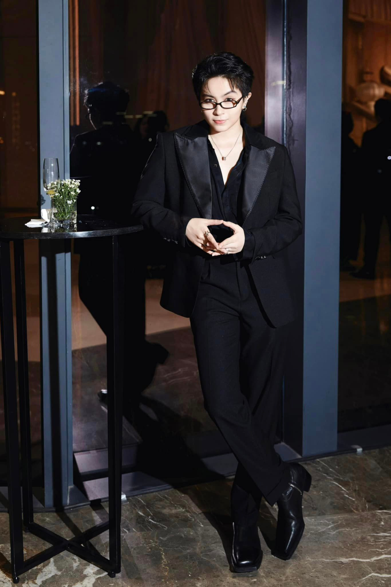 Vẻ bảnh bao của Gil Lê trong phong cách menswear hút hồn fangirl.