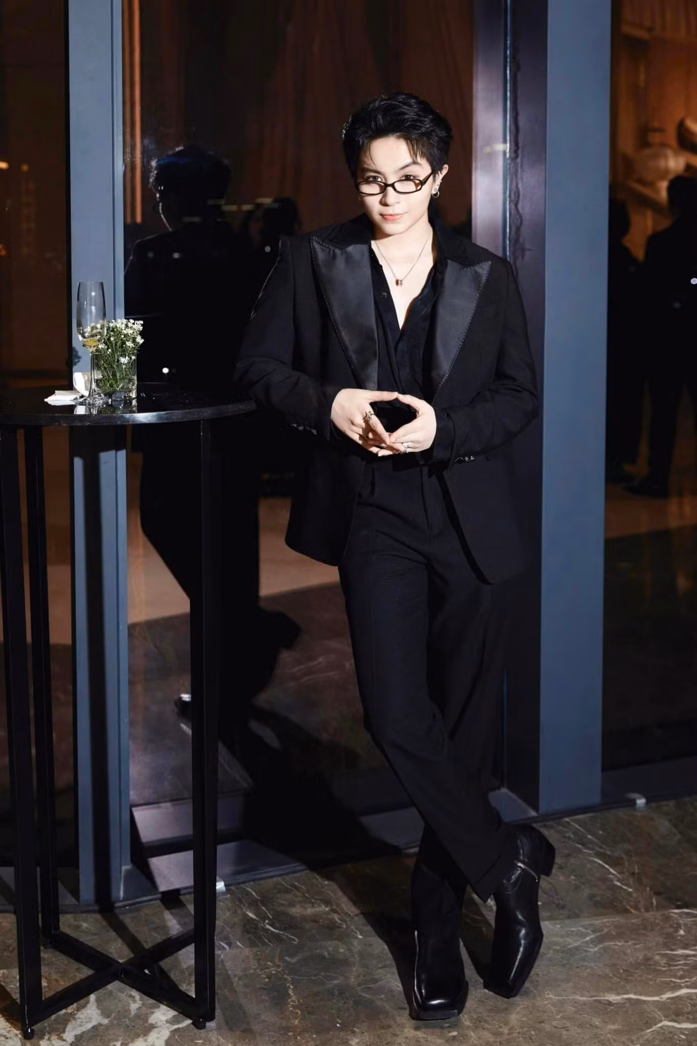 Vẻ bảnh bao của Gil Lê trong phong cách menswear hút hồn fangirl.