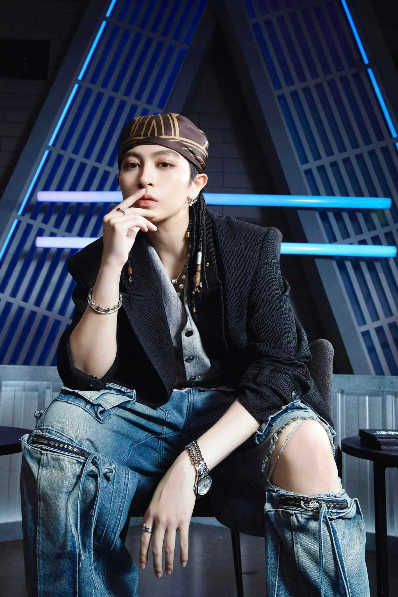 Vẻ bảnh bao của Gil Lê trong phong cách menswear hút hồn fangirl.