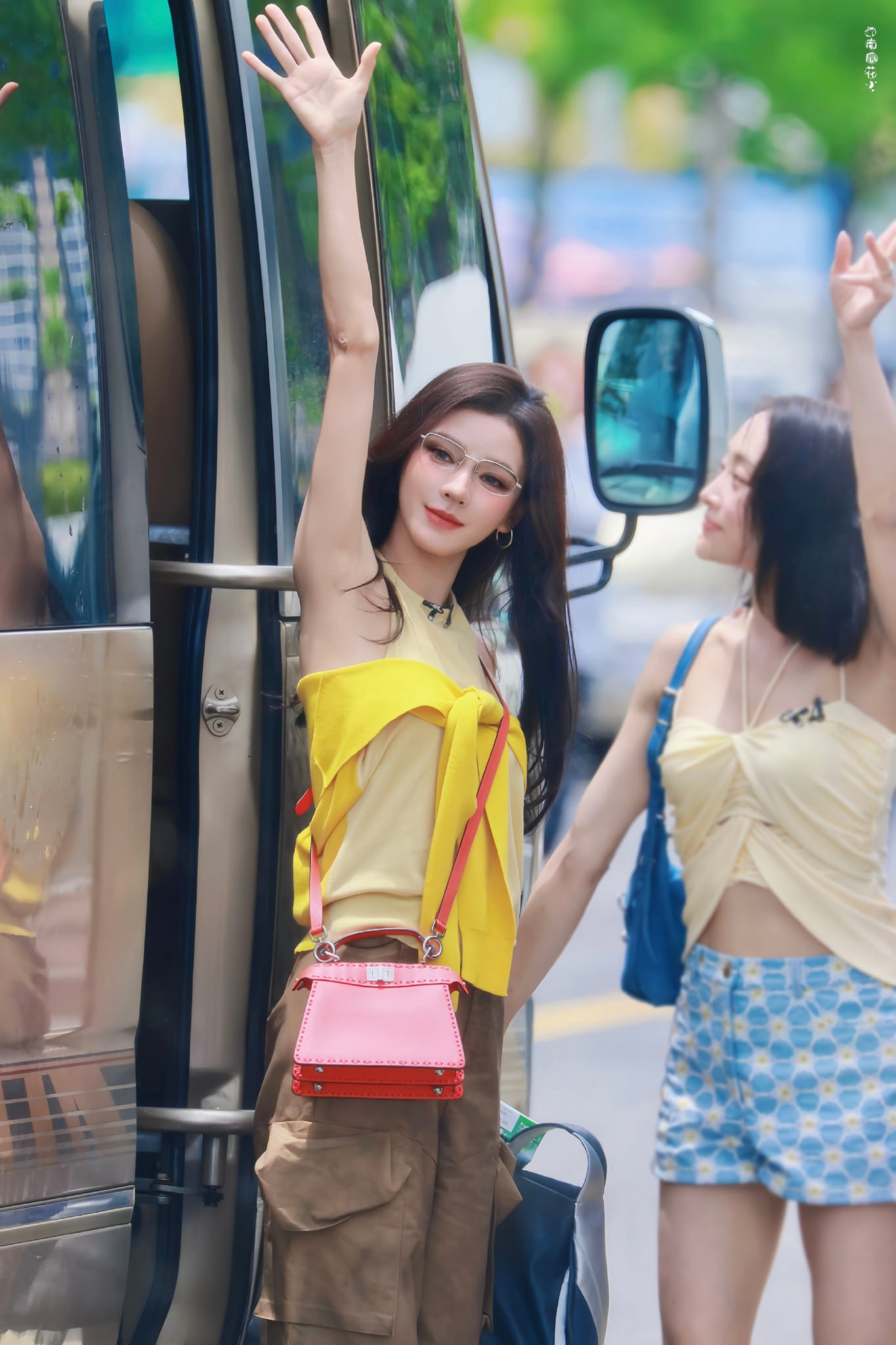 "Búp bê Trung Quốc" được đánh giá cao nhờ gu ăn mặc thời thượng.