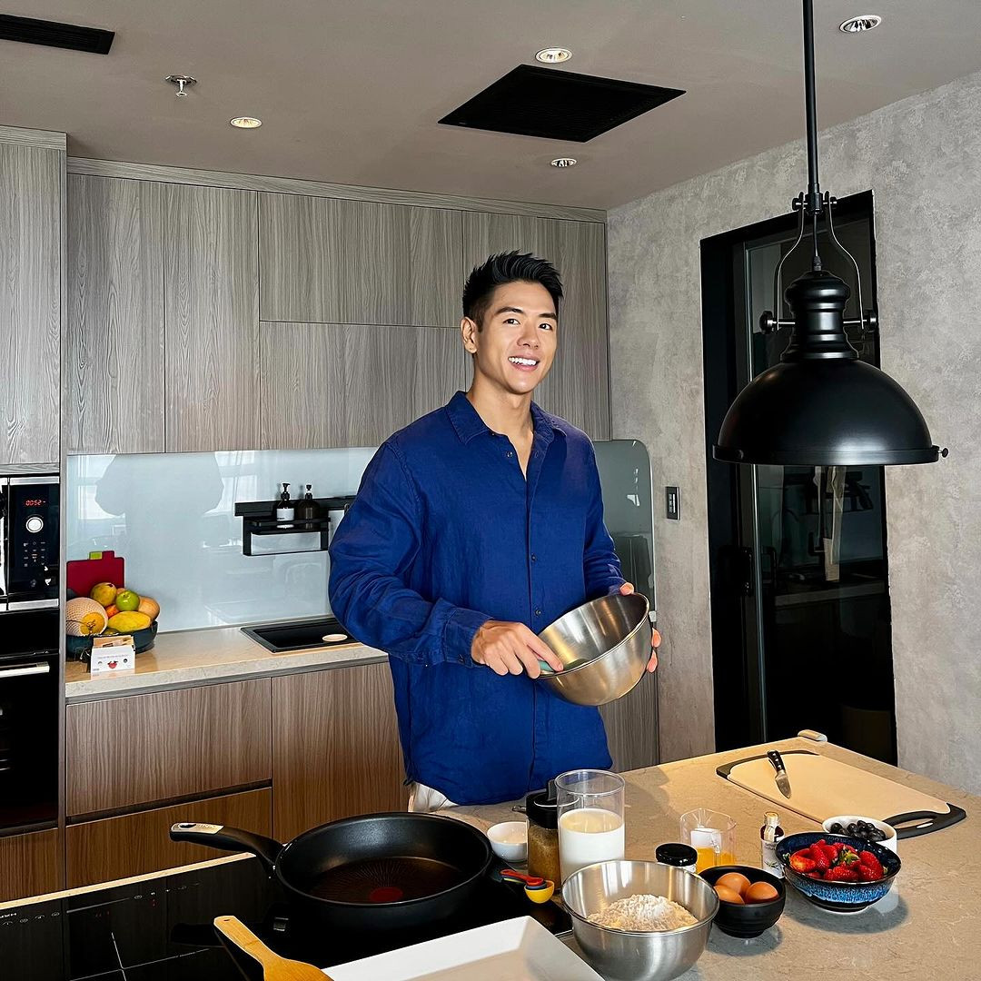 Michael Trương sở hữu kênh TikTok hơn 200K người theo dõi chia sẻ tài nghệ nấu nướng "đỉnh chóp". Michael Trương sở hữu kênh TikTok hơn 200K người theo dõi chia sẻ tài nghệ nấu nướng "đỉnh chóp".
