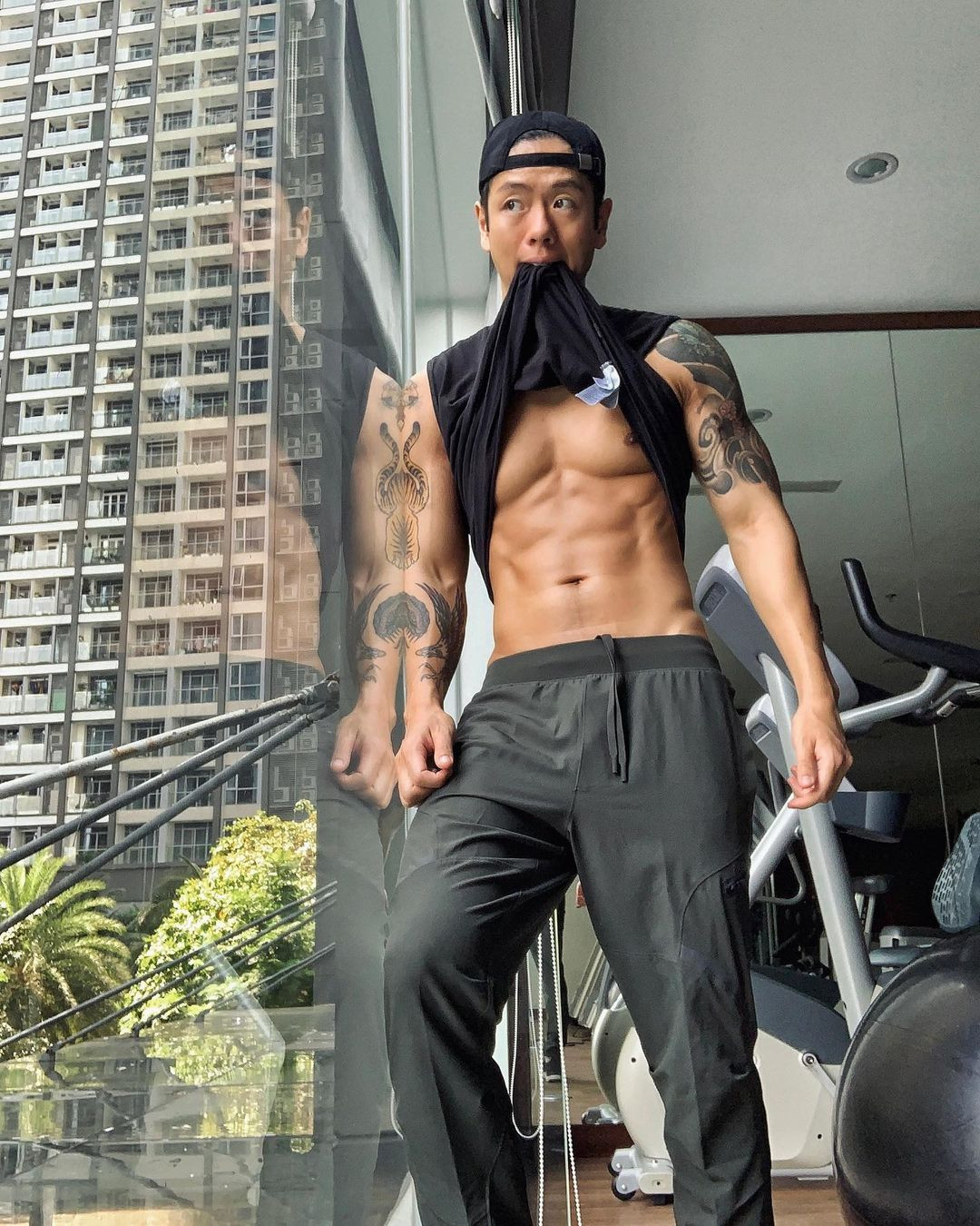 Michael Trương sở hữu kênh TikTok hơn 200K người theo dõi chia sẻ tài nghệ nấu nướng "đỉnh chóp". Michael Trương sở hữu kênh TikTok hơn 200K người theo dõi chia sẻ tài nghệ nấu nướng "đỉnh chóp".