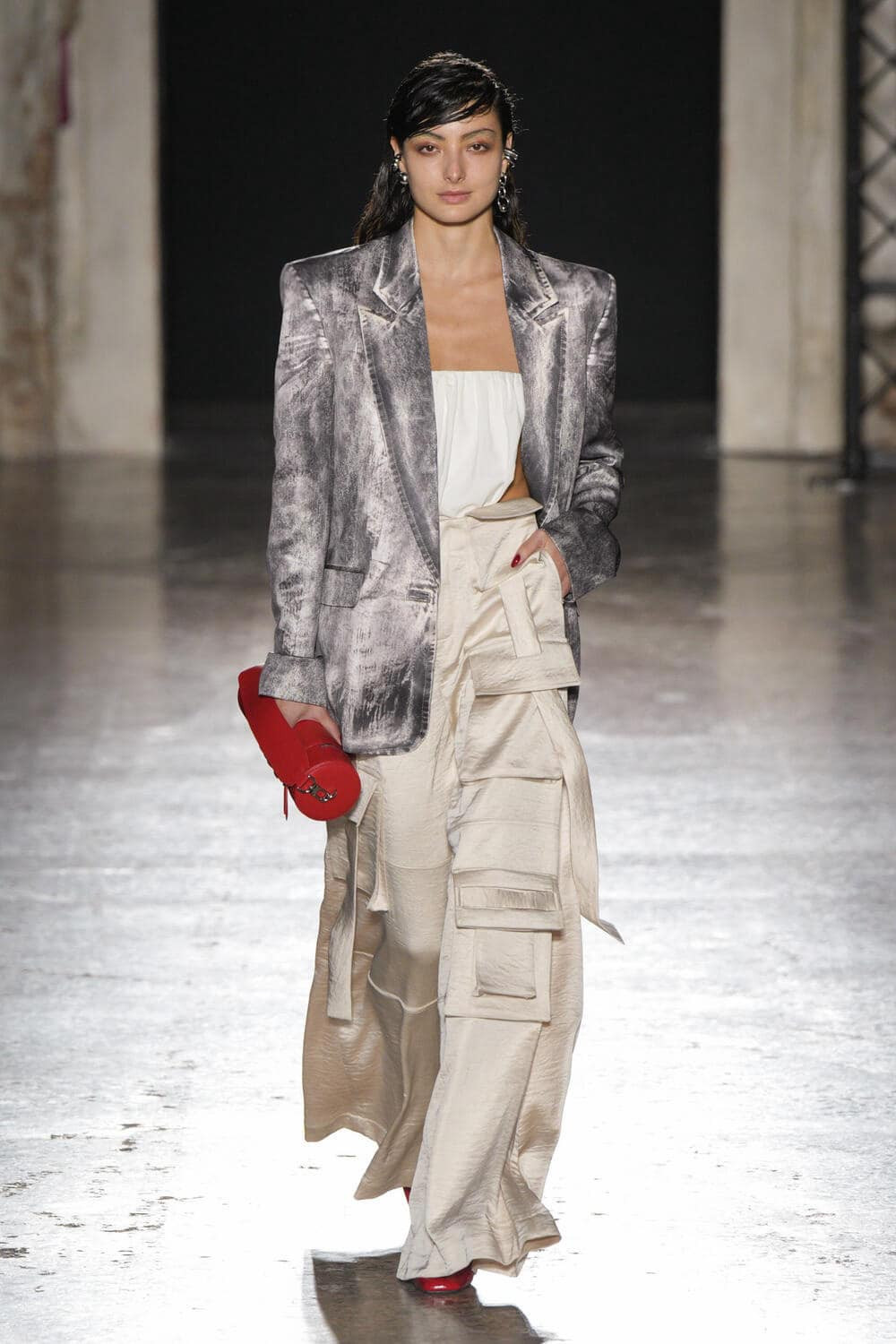 Phá cách - Nổi loạn - Truyền thống là 3 tính từ mô tả tinh thần chủ đạo trong sáng tạo của Phan Đăng Hoàng.