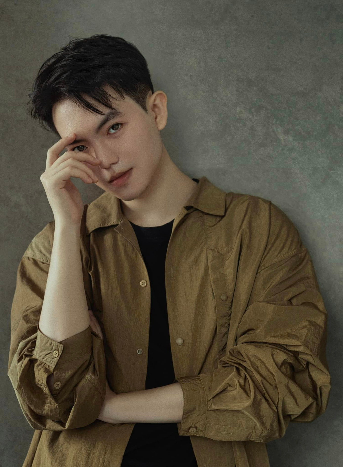 Phan Đăng Hoàng là NTK Việt duy nhất có cơ hội giới thiệu các thiết kế tại Tuần lễ thời trang danh giá, cùng ngày với những tên tuổi lớn như Gucci, Versace, Tod's...