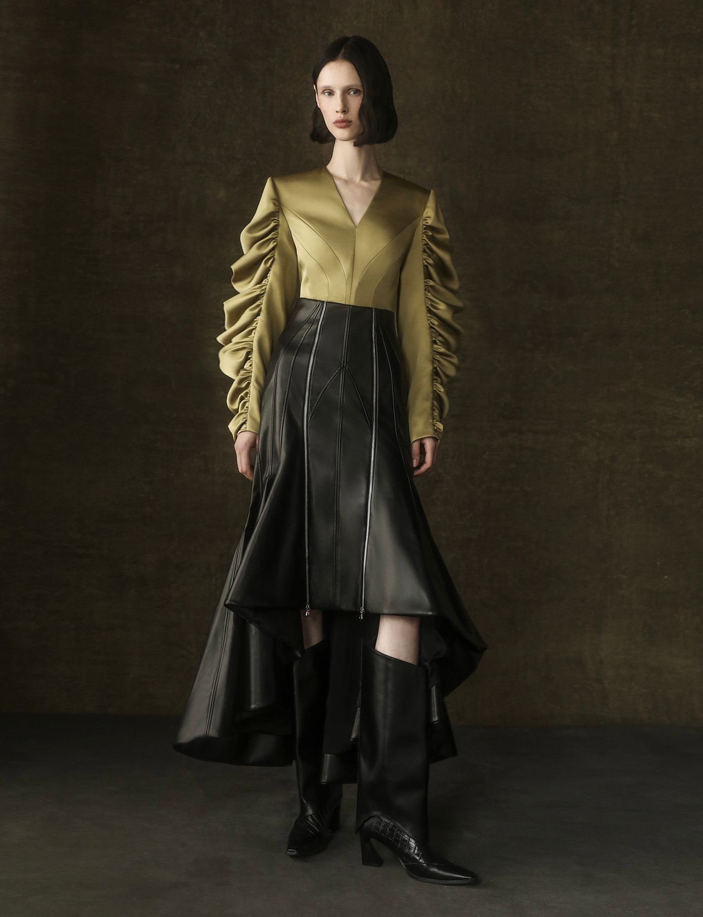 Ba lần giới thiệu các sáng tạo tại Milan Fashion Week, Phan Đăng Hoàng tạo dấu ấn nhờ "bản sắc Á Đông, thông điệp nữ quyền mạnh mẽ, tinh tế".