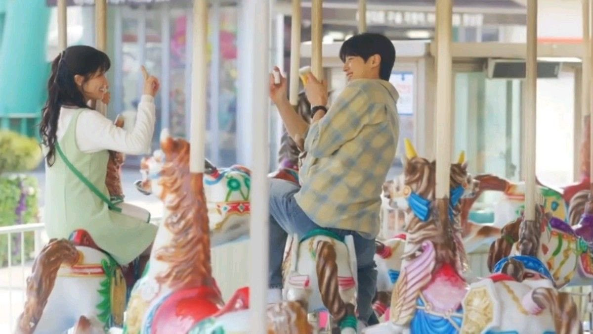 Những thước phim về buổi hẹn hò ngọt ngào lãng mạn của 2 cặp đôi chính phim Phải Chăng Là Định Mệnh và Cõng Anh Mà Chạy. Những thước phim về buổi hẹn hò ngọt ngào lãng mạn của 2 cặp đôi chính phim Phải Chăng Là Định Mệnh và Cõng Anh Mà Chạy.