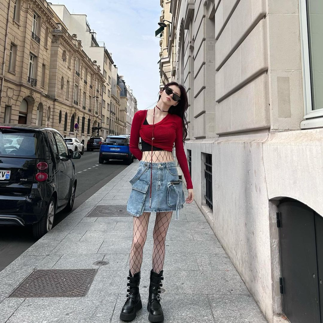 Các bản phối thường ngày của Han So Hee nhận về &quot;bão like&quot; nhờ cách mix &amp; match lạ mắt, khả năng &quot;chơi màu&quot; được đánh giá cao.