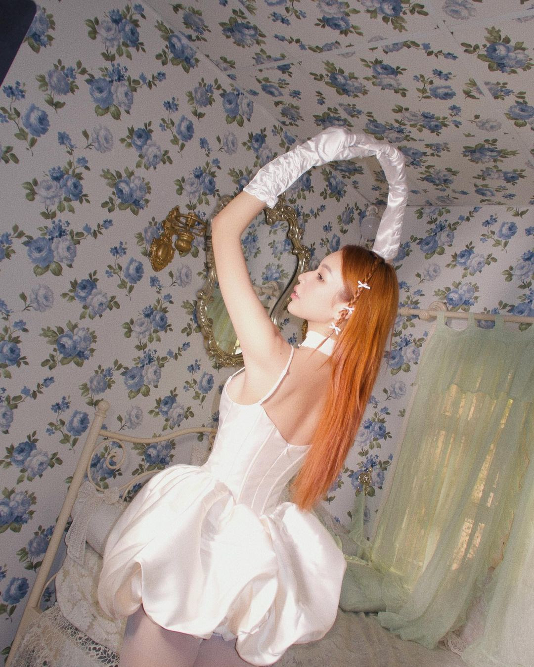 Amee, Phí Phương Anh, Linh Ka &quot;đụng hàng&quot; trong một thiết kế đầm phồng bí ngô kết hợp cùng dáng corset màu kem ngọt ngào.